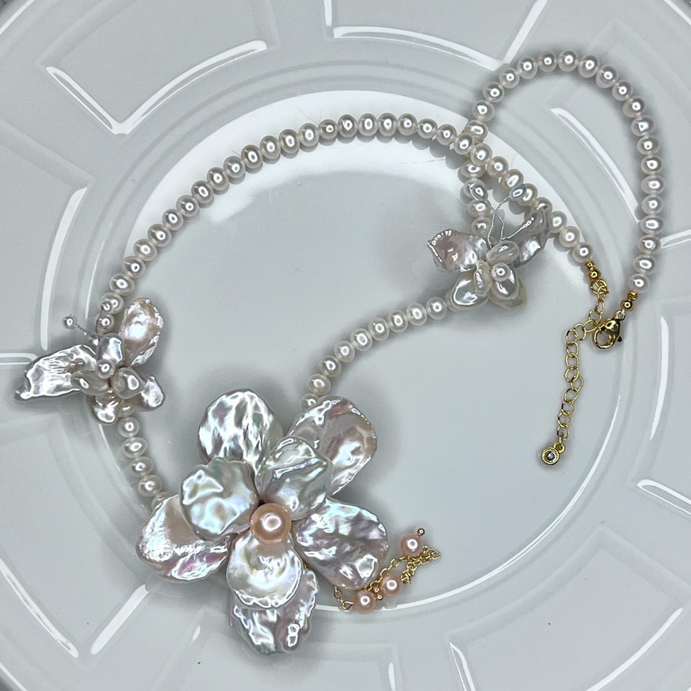 🔥🔥 Handmade HQ Premium Freshwater Keshi Pearl Flower 🌺 Butterfly 🦋 Necklace